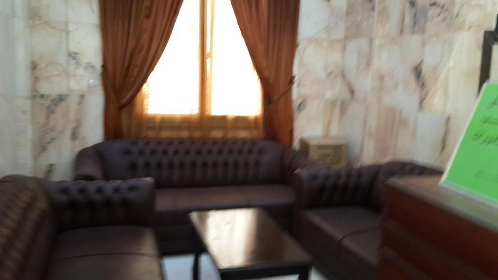 Dyar Farouk * Medina